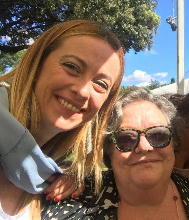 GiorgiaMeloni's tweet photo. Grazie per aver sempre creduto in me, mamma. E se c'è una cosa che mi rende felice, è averti resa abbastanza fiera da ripagare i tuoi sacrifici, la tua solitudine, il tuo amore. 
Auguri a tutte le mamme, il centro del mondo. https://t.co/qr1g4PYc6b