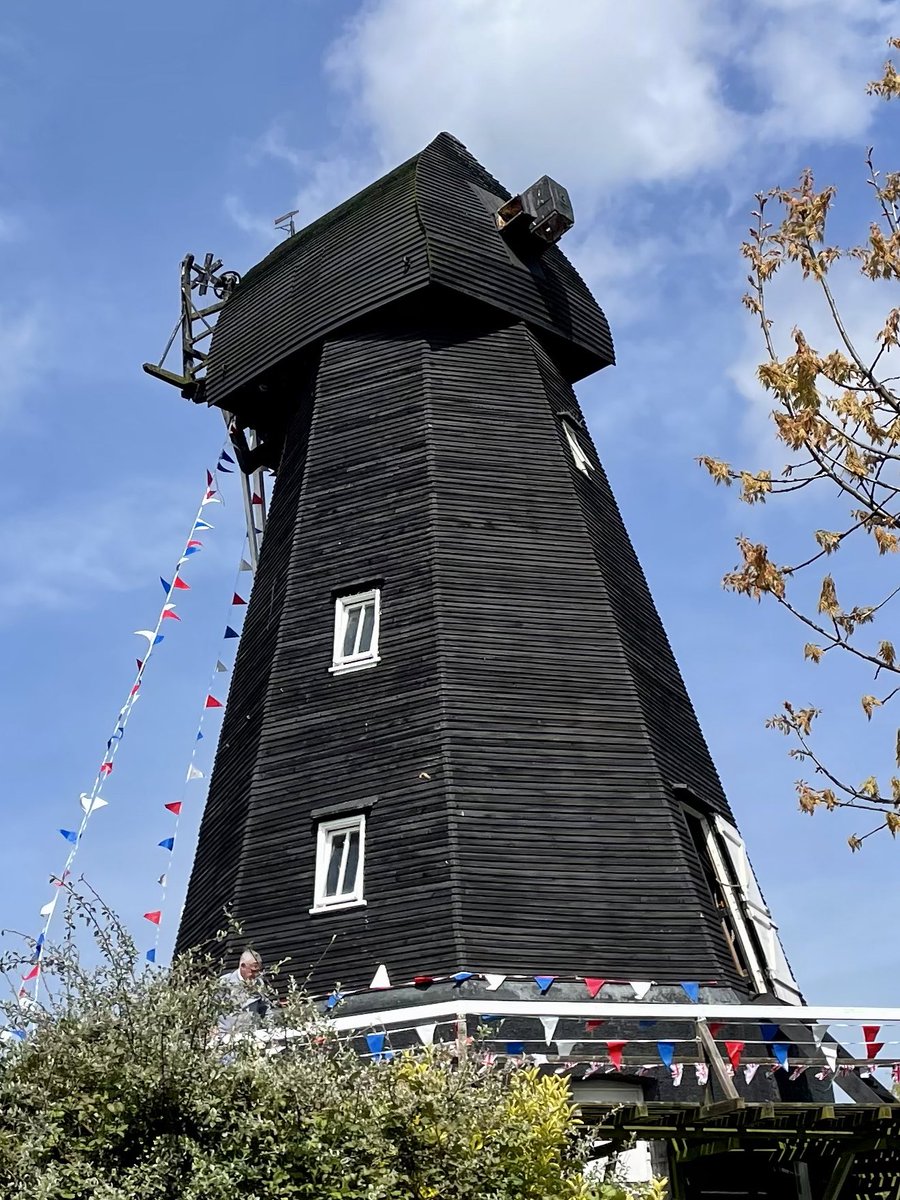 HerneMillKent's tweet photo. Day 2 of #nationalmillsweekend!
Visit #HerneMill & enjoy a tour with our #volunteers.
Open today 2 - 5pm, last admissions 4:30pm.
£2 entry, free for under 16s.
We look forward to seeing you this afternoon! ☀️
#landmark #historic #hernewindmill #hernebay #history #mill #ukmills https://t.co/51IzC0eb1a