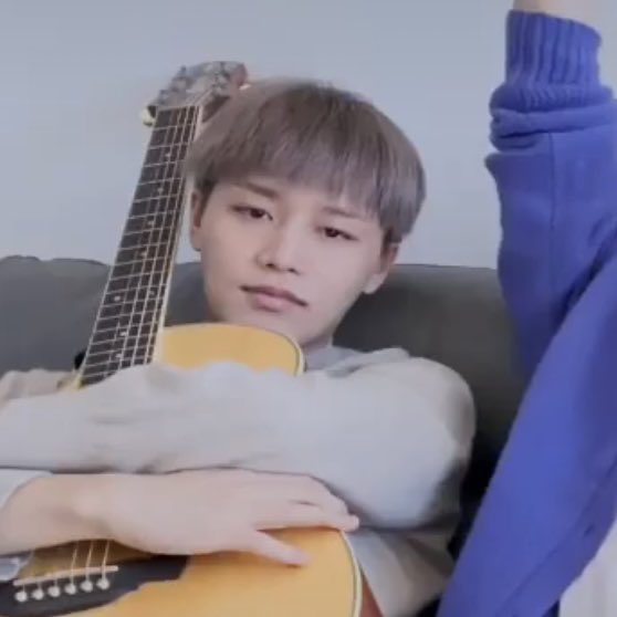 nctzenbase's tweet photo. 🫶 sedih banget baca bbl taeil yang tidur 14 jam dan bilang hopeless:( dari setelah promosi ayyo satu-satunya yang belum dapet solo job sampai sekarang, di fs jg dia bilang sempet burnout, bayangkan yg tadinya music is my life jadi 😔💔 kalo ada yang bilang taeil  (cont..) https://t.co/ziaweZttov