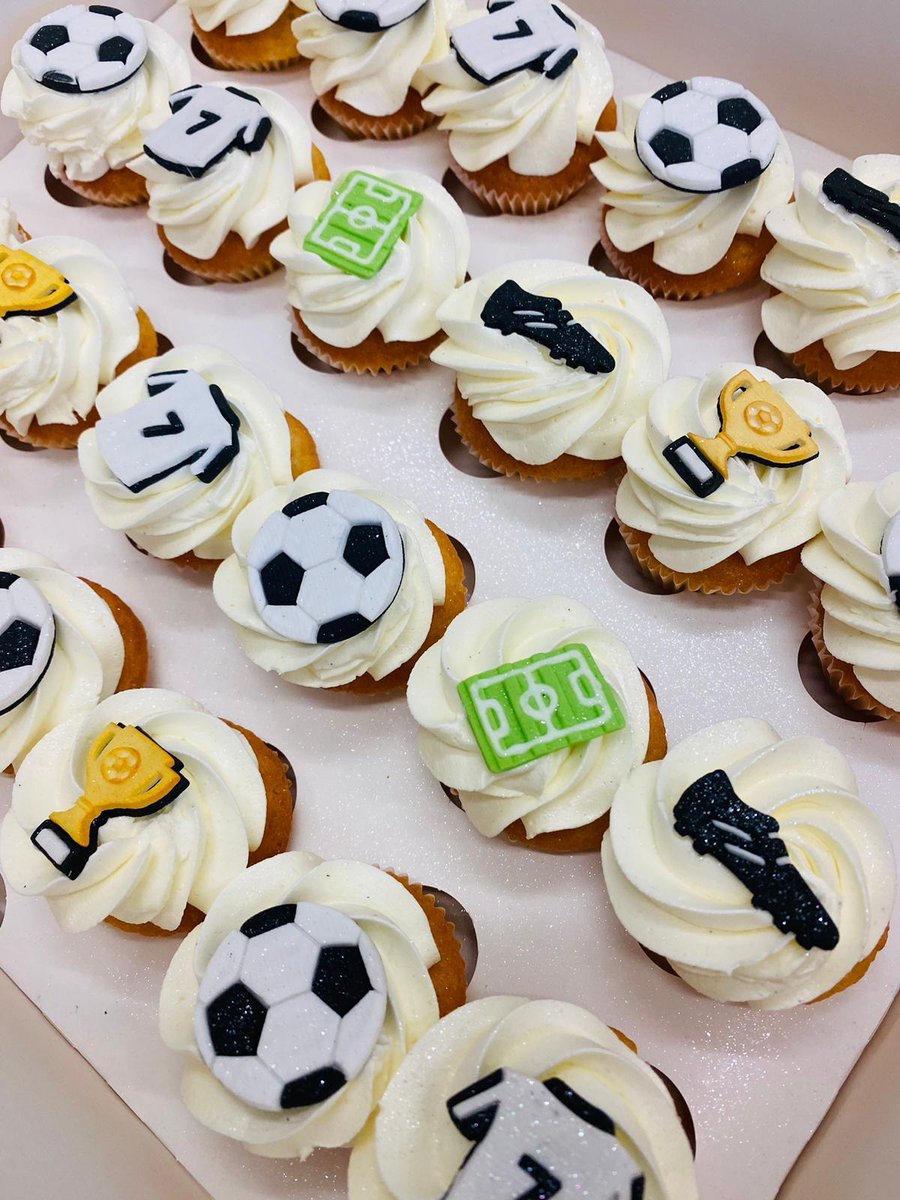 Love a theme ⚽⁠ ⁠ Mini Vanilla Cupcakes with football theme decorations.⁠ 🧁 Want to place an order? Fill out the form on my website &amp; I'll get back to you as soon as possible! #BespokeCupcakes #FootballCupcakes
⁠