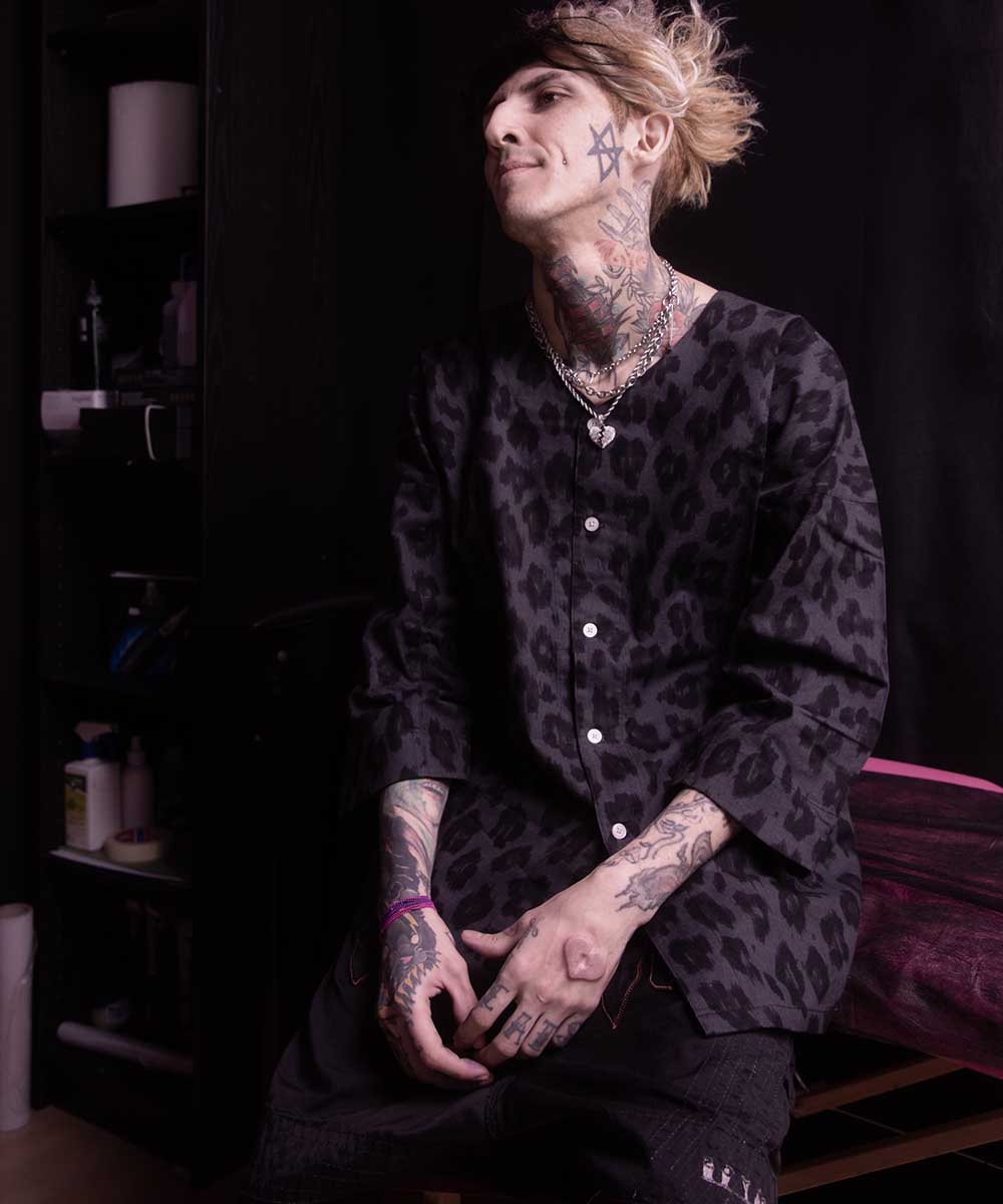 phase_next's tweet image. BUENA VISTA (ブエナビスタ)
YOIYOIGION LEOPARD KOIKUCHI SHIRT

新作アイテムが入荷!!!
item.rakuten.co.jp/whn/yy-koi-21/