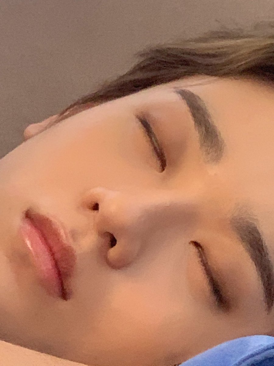 [#백승]

우리의 금💛동현씨 생일 진심으로 축하합니다! 당신이 세계 정복을 하는 그날까지 옆에서 도와드릴테니 우리가 이루고 싶은거 싹다하면서 같이 열심히 활동합시다😌 오늘 하루 재밌게 마무리하고 알라뷰입니다😍

#PuppyKeumDay #세상에서_제일_빛나는_금동현