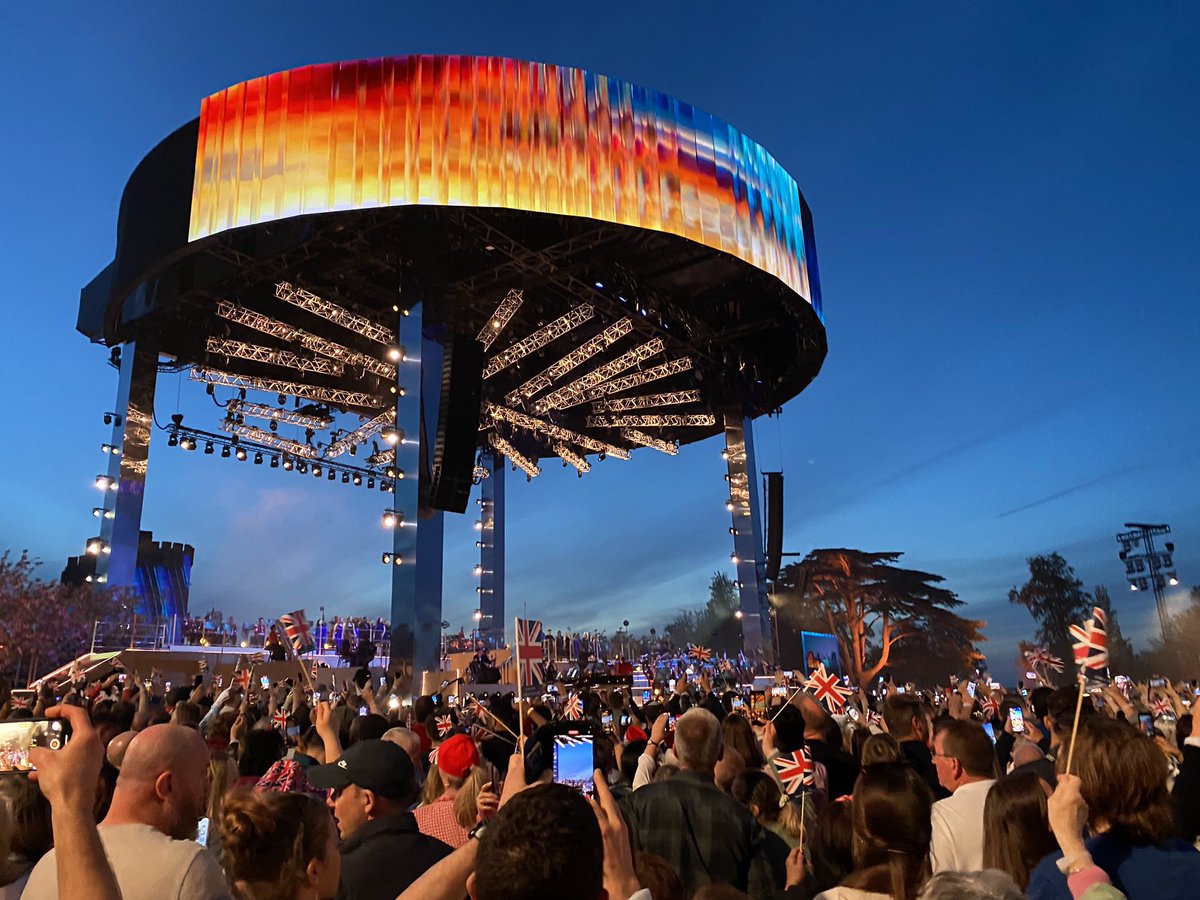 ALieutenancy's tweet image. Fantastic to see some of the fabulous photos from one of the #CountyAntrim ☘️ representatives, @madison_w47, at the #CoronationConcert at #WindsorCastle. Thank you for sharing! @nichildrenshosp