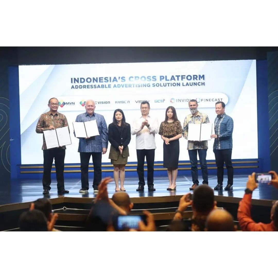 SeputariNews's tweet photo. Repost dari Bapak @hary_tanoe

https://t.co/mPR1DIW3Ca

#HaryTanoesoedibjo #DavidDowney #Invidi #Finecast #Targeted #Advertising #MNCGroup https://t.co/mPuPCQEdPQ