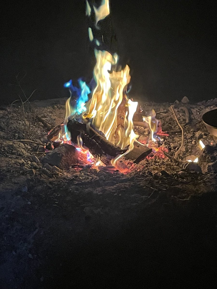 shaan_patterson's tweet photo. Magic Fire 🔥✨💙
#camping https://t.co/uORY3taGTE