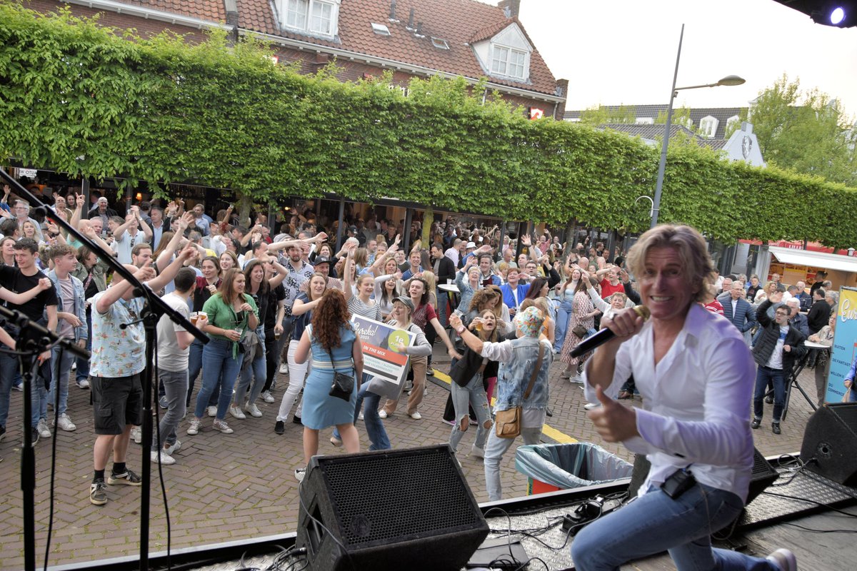 Wat een gezelligheid in Valkenswaard met   <a href="/schuurmansrene/">rene schuurmans</a> en <a href="/melisound/">Meli Sound</a> . Van Genoten ! De foto's staan in mijn fotoalbum jeanne-mathijssen.magix.net/alle-albums/!/…