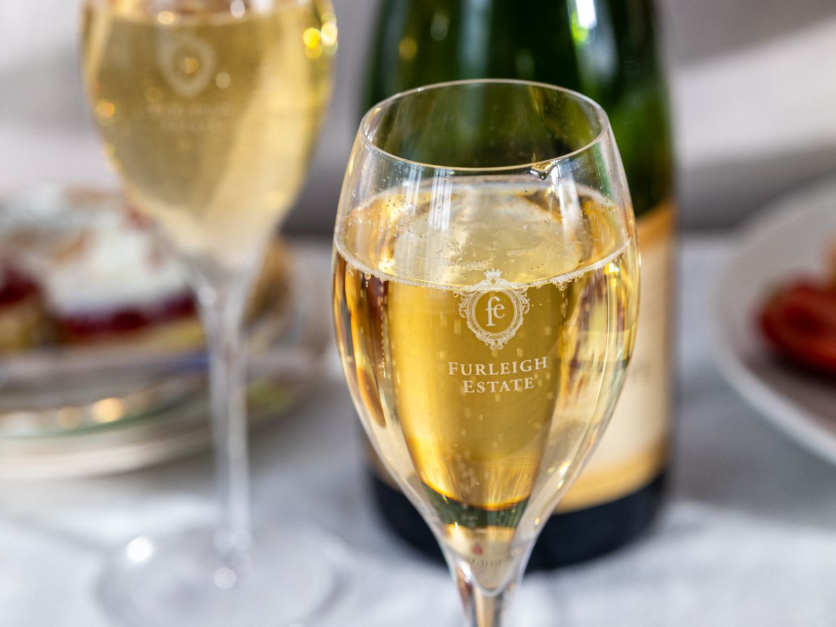 Asparagus, Crab and of course Wine! - mailchi.mp/furleighestate…