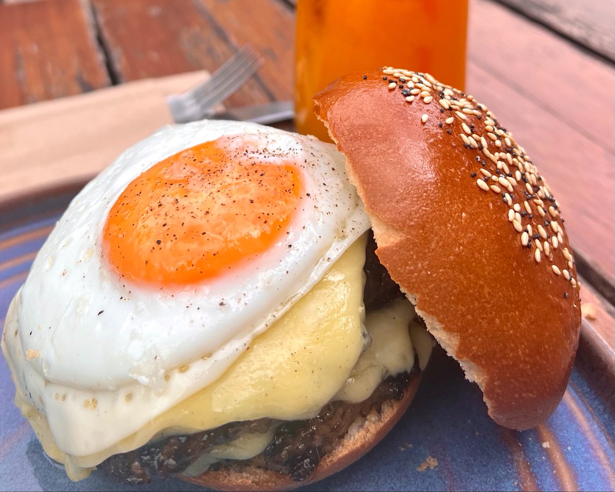 #Sunday morning 😎 perfect opportunity to try our new #breakfast muffin 🍔💯 available before 12pm