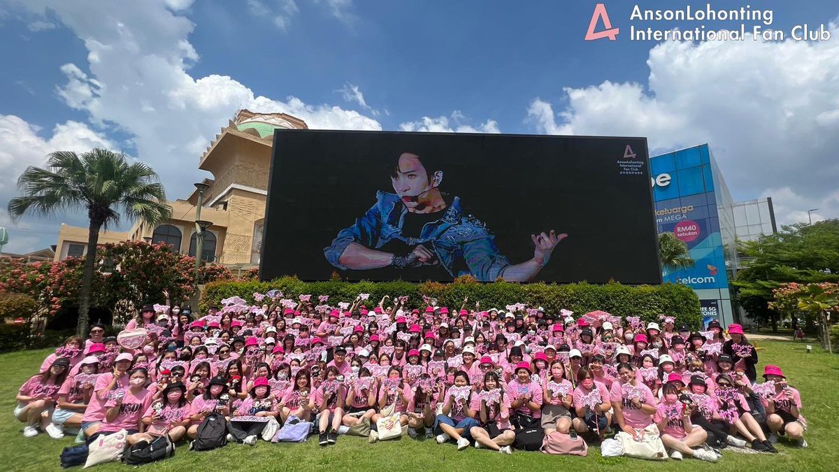pray_bo's tweet photo. Sontos Always Support our dancing king - Anson Lo 
@OneLoveAsiaFest

Can't wait to see Anson Lo performance ❤️🥹

Good show 🔥🔥🔥

#OneLoveAsiaFest 
#AnsonLo 
#盧瀚霆 
#教主

Cr: @ansonlo_intlfc https://t.co/qUzZ5vdPou