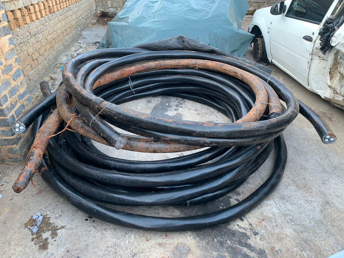 eye_unit's tweet photo. Operational TEAM:
Eye Ops Intervention Unit 
Meadowlands SAPS
JMPD K9

#asidlalinotsotsi #eyeopsinterventionunit #communitysafety #Safercity #WarOnCrime #bootsontheground #SAPS #JMPD #JHBCityPower #CityPower #Eskom
@CityPowerJhb @Eskom_SA 
(4/4) https://t.co/8sgu2Z3eS1
