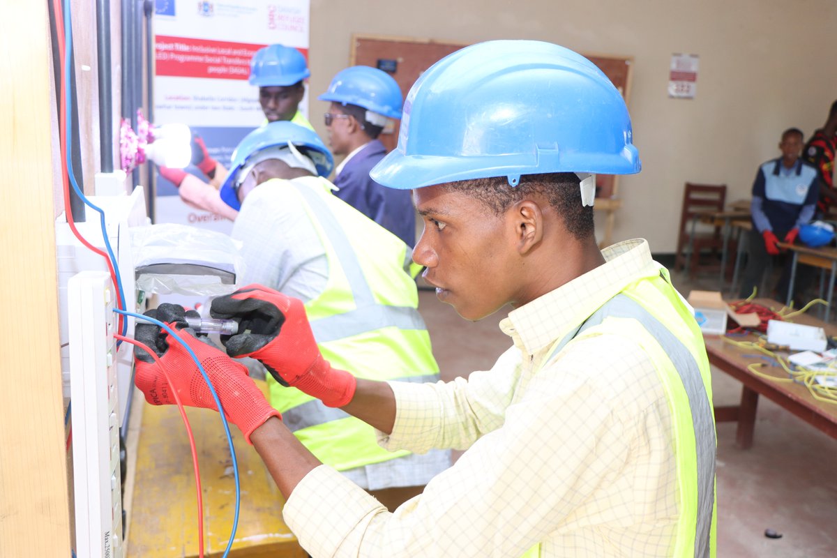 DRCSomali's tweet photo. TVET is an excellent way to empower youth &amp; improve their chances of finding decent employment. 

With funding from @EU_in_Somalia, we have enrolled 114 vulnerable youth in electrical installation courses in #Jowhar, #Afgoye &amp; #Beletweyn to increase their chances of getting jobs. https://t.co/bL9yxcfU7J