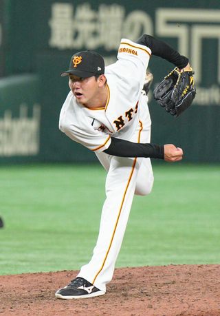 TokyoGiants's tweet photo. #巨人🆚#広島（#東京ドーム）
【九回】巨2-7広

4番手として #平内龍太 投手が登板⚾️
安打と四球で無死一、二塁のピンチを招くも、後続を打ち取り得点を与えず。

#GIANTS_TV で配信中📱
▶️https://t.co/FofwTRWprD

#奪回 #ジャイアンツ #giants #東京 #tokyo #野球 #プロ野球 https://t.co/IOZjUpyTyo