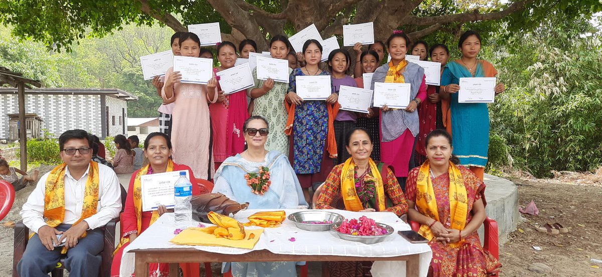 foundation_cg's tweet photo. Sarika Chaudhary, the Secretary of Chaudhary Foundation, distributed certificates to the women and girls of Ambas in Nawalparasi Districts upon completing a three-month sewing training program.
#chaudharyfoundation #ambassewingtraining #womenempowerment #livelihoodtraining https://t.co/zlpJlsTVwx