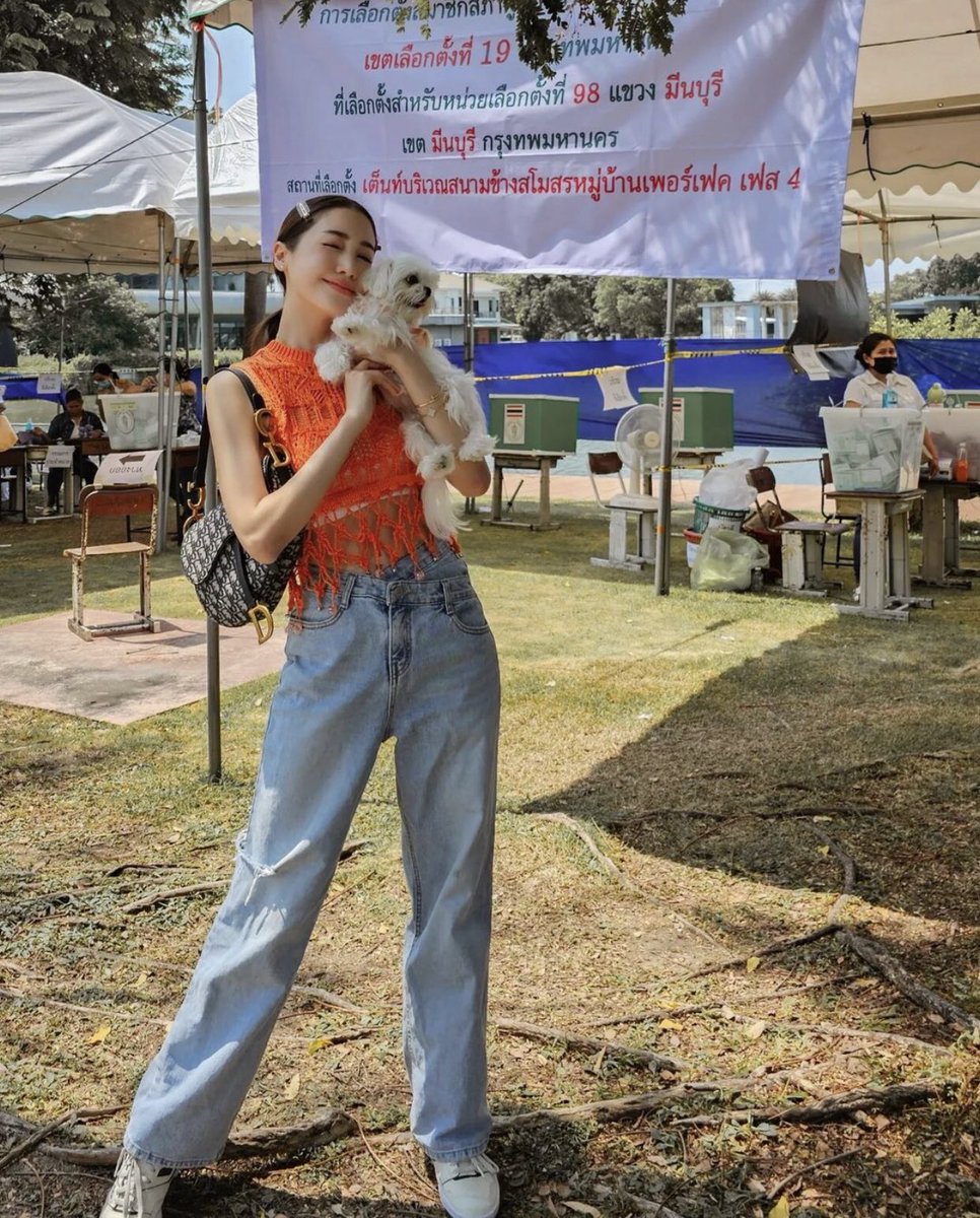 fiLmSaLiD's tweet image. 🧡🐶 คนสวยพาโบระไปเลือกตั้ง #Pimprapa #เลือกตั้ง66