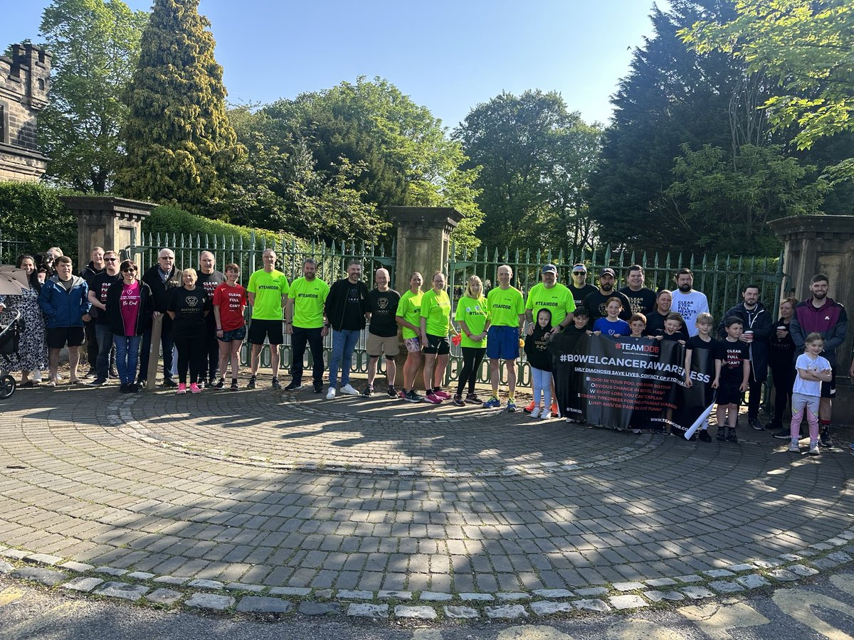 TeamDDB1's tweet image. Another very special morning in Birkenhead Park.
Truly humbling to see so many #TeamDDB tops on display ❤️ thank you for the amazing support as always x #bowelcancerawareness #community #parkrun