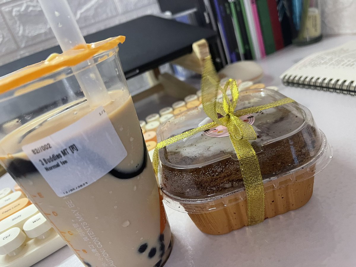 thank you sa aking mga babies 🥺🤍 i love u all sm sana alam niyo yon hmp 😤

p.s. nauhaw ako bawas na yung milktea pacynthia HAHAHA