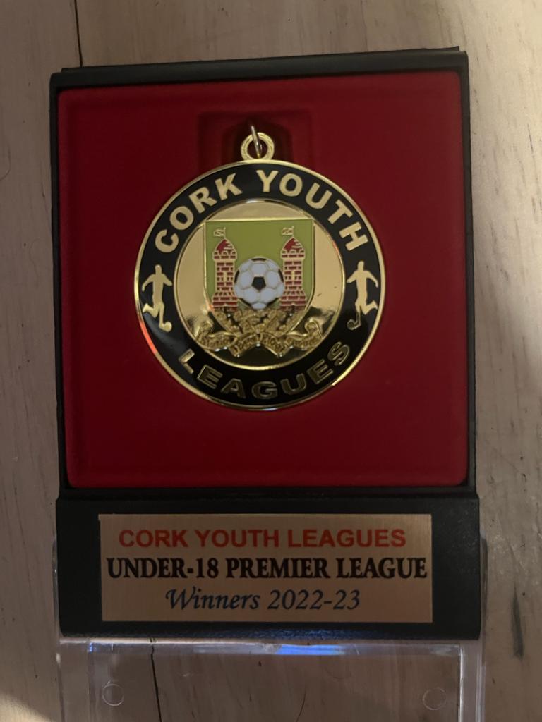 Congratulations to the Corinthians U18Ps who were crowned U18 Premier League Champions last night in Carrigaline. Well done to all the players and coaches in what was a fantastic season 🏆