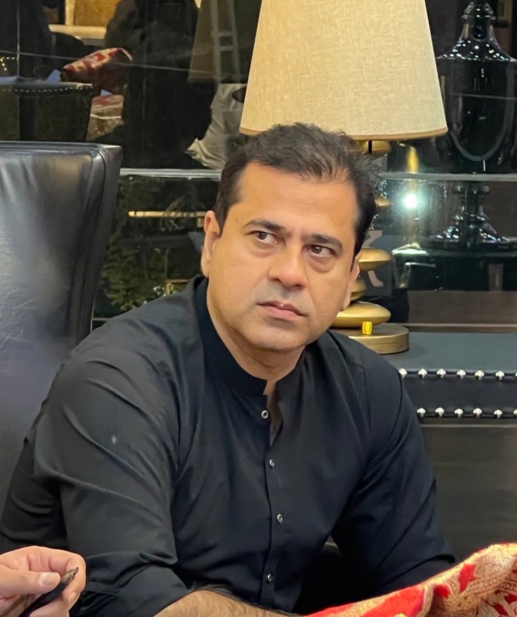 اگر آپ یہ ٹویٹ دیکھ رہیں ہیں تو ریٹویٹ کریں کیونکہ کل سے عمران ریاض کا ٹرینڈ پینل پر نہیں ہے

سب یہ ٹرینڈ جوائن کریں
#ReleaseImranRiazKhan

 عمران ریاض خان کے لئے آواز اٹھائے اور ٹرینڈ کو واپس پاکستان پینل پر لائے