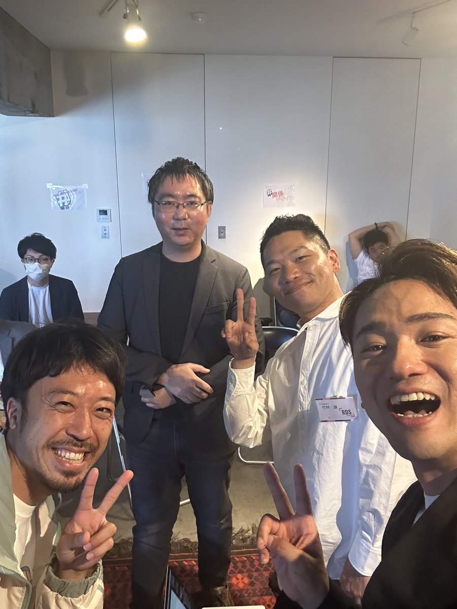 ryosera_jp's tweet photo. 経験したもん勝ちだよね(百聞は一見にしかず)、という経験主義の議論には、実は「表に出ない思考さえも、経験のひとつ」であると言われて、久々のアハ体験。

脳みその中にある、ふっと感じたこと、考えたこと、そのひとつひとつも大切な経験なんだよね。こ　

#RDS2023 https://t.co/3OBpfqj2AJ