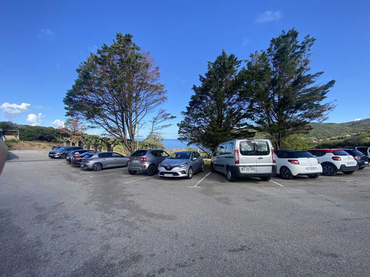 CDefimmo's tweet image. Locautorental.com livre ses véhicules à l hôtel un Paese di lava ..,magnifique site 😍🥰🤩 venez réserver sur notre site ou au 0667872397