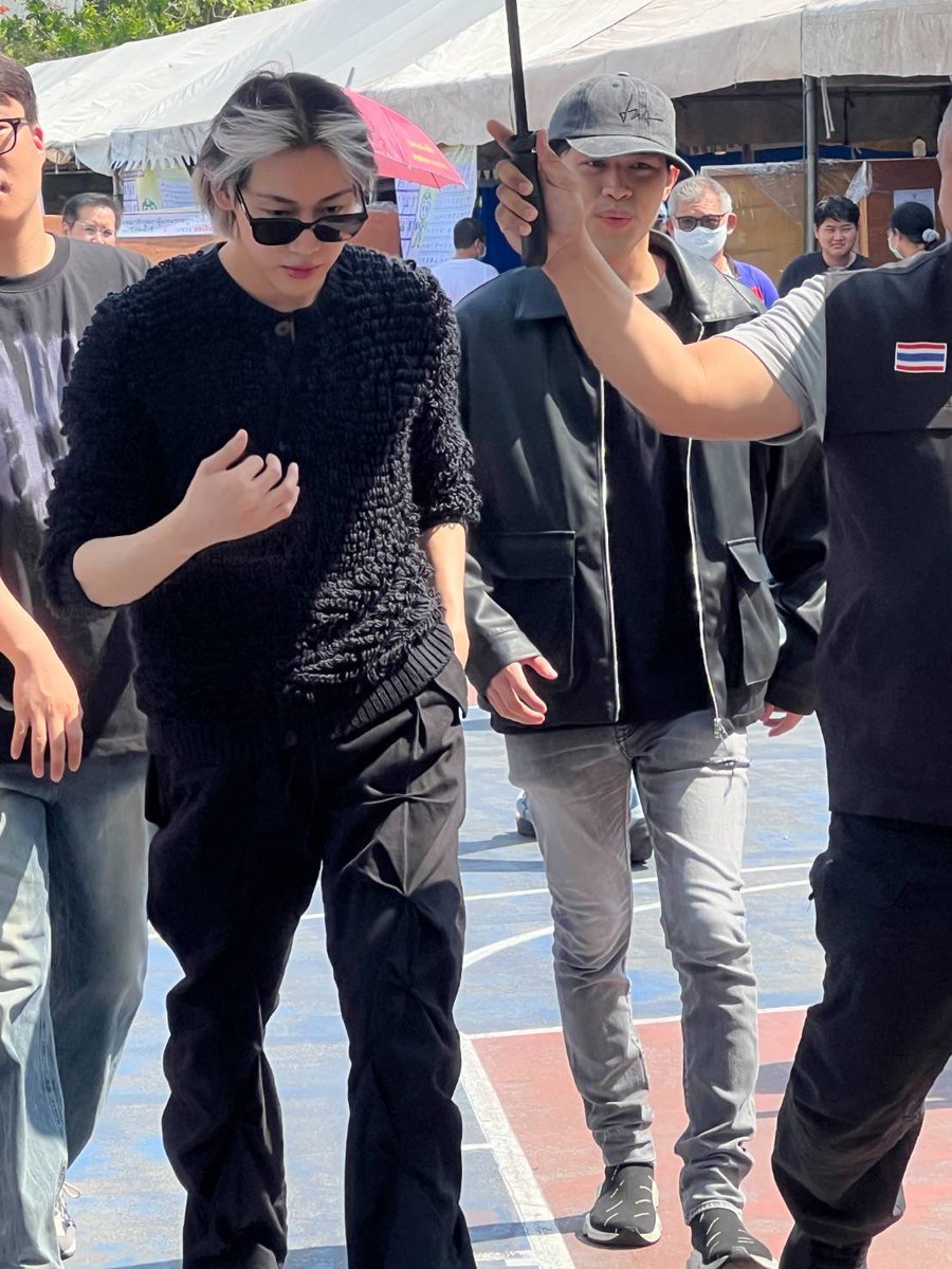 Firsttty1's tweet photo. ไปเลือกตั้งต้องหล่อขนาดนี้เลยเหรอครับ🫠😭🥹 ออร่าสุดอะไรสุด
#เลือกตั้ง66 #BamBam @BamBam1A https://t.co/Ss2T8I1agx