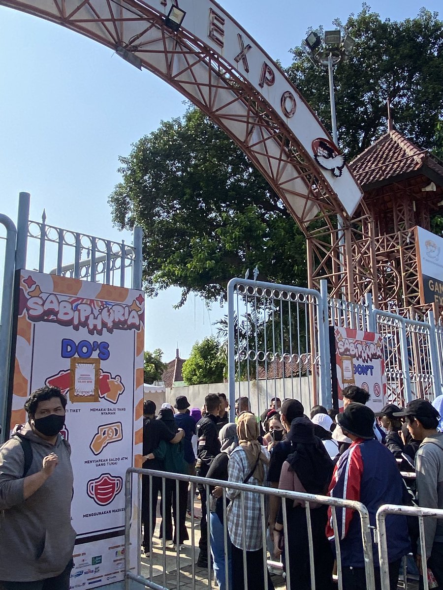 Sabiphoriafest's tweet photo. Suasana open gate di hari terakhir ini, start from 15.00❕

Let's go coming to our venue and having fun with us, SobatSabi💃🥳 https://t.co/1ChTvgcS60