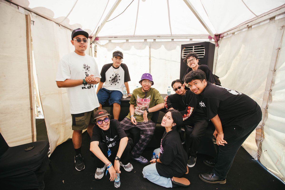 nadyanarita's tweet photo. Day #1 @theotherfest https://t.co/MPwg8mFbgj