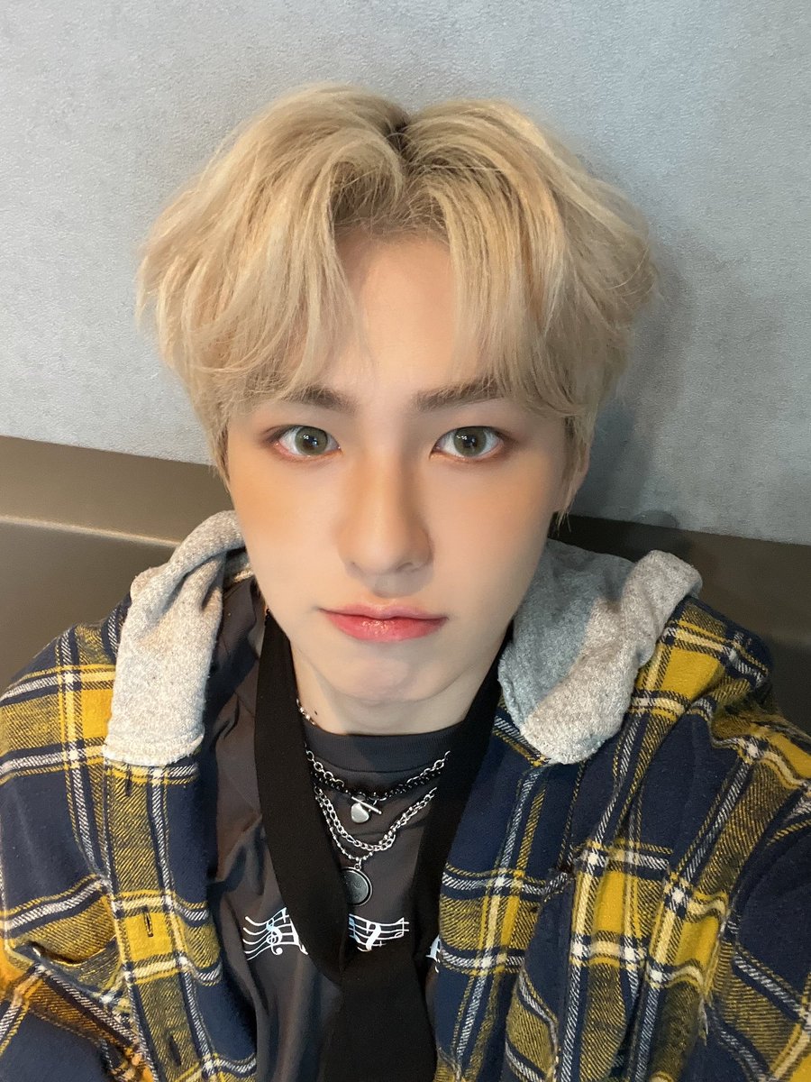 by_EPEX's tweet photo. [#에이든]

누나네 고양이입니냥😽

#EPEX #이펙스 #AYDEN #에이든 https://t.co/nI7cHa0hwQ