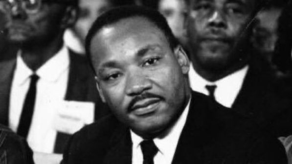« Une loi ne pourra jamais obliger un homme à m'aimer mais il est important qu'elle lui interdise de me lyncher. »
Martin Luther King