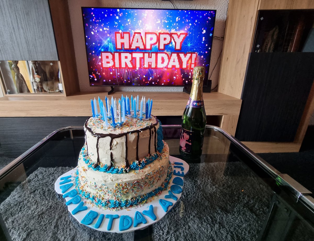 When your 2 years old decides to change the narrative a little BIT.  Happy birthday to Me <a href="/7_AyomideSevven/">AyomideSevven (Fasamelodies)</a> <a href="/abiodun_finnest/">Abiodun Finnest (Fasamelodies)</a>  <a href="/fasamelodies/">FASAMELODIES</a>