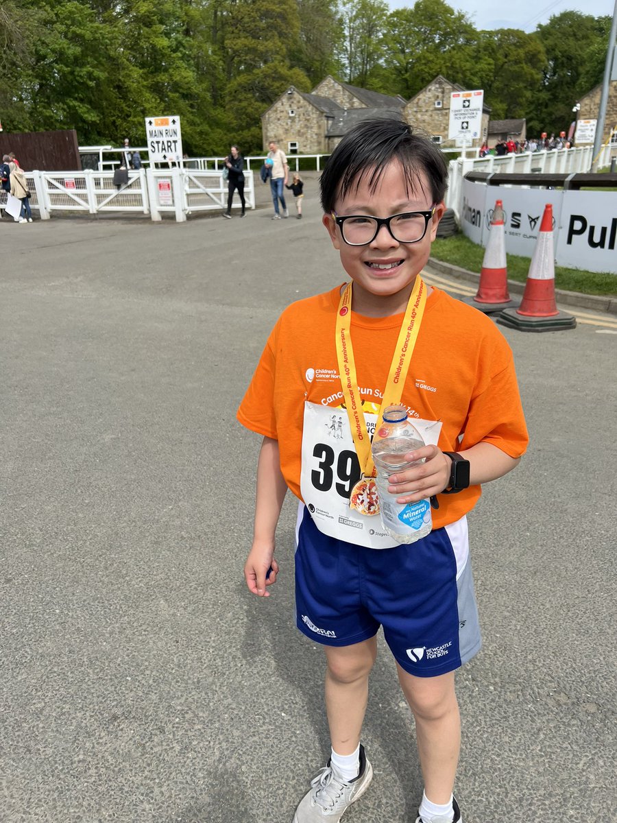 acheng_lam's tweet photo. Happy 40th! @CancerRunNorth #CCrun fantastic event as always, 5 miles ✅ @NSB_Boys @NSB_Headmaster https://t.co/QaCD1Qo7Nz