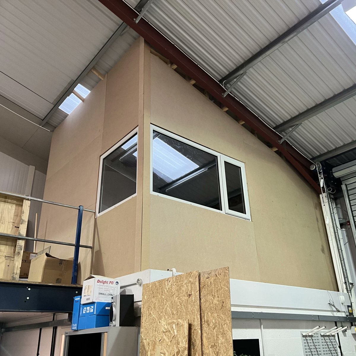 Wall Glamour® tweet media