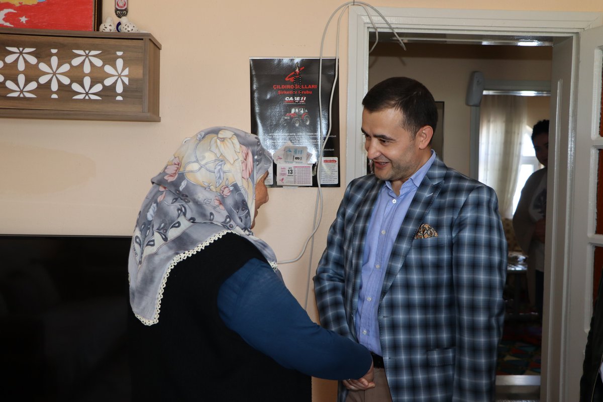 EmirdagKaymakam's tweet photo. Kaymakam Osman Bilici, eşi Filiz Bilici ile birlikte Anneler Günü münasebetiyle ilçemizdeki şehit annelerini ziyaret ederek onları bu özel günde yalnız bırakmadı. https://t.co/I7AsE5ZtWb