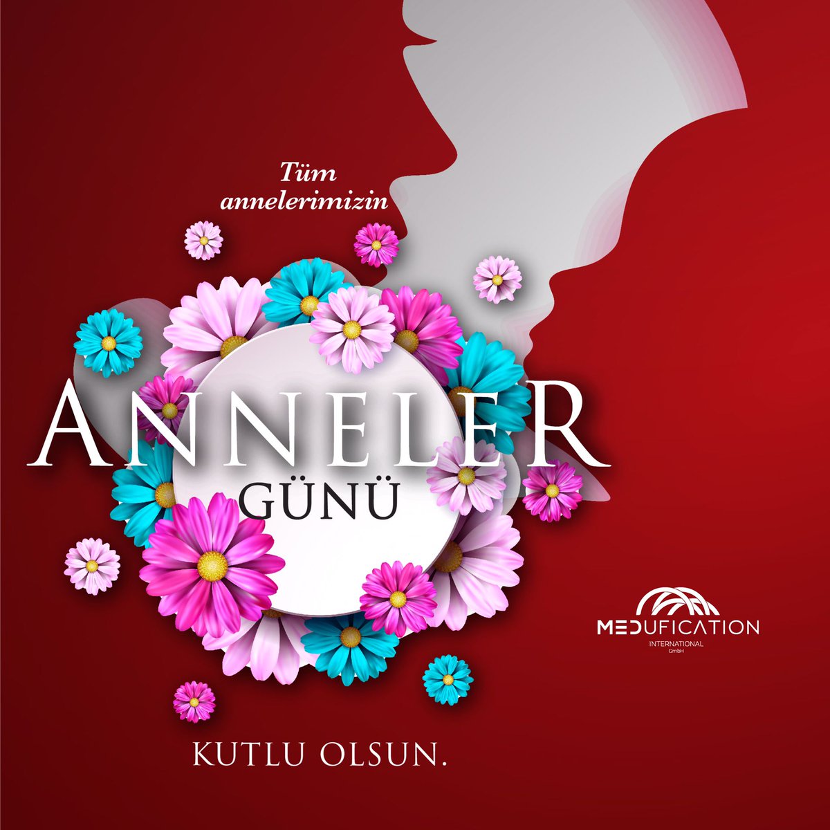 Annelik, tüm duyguları en yoğun haliyle yaşadığı muhteşem bir deneyim.'' 
Tüm annelerin ve kendini anne gibi hissedenlerin Anneler Günü kutlu olsun!🥰