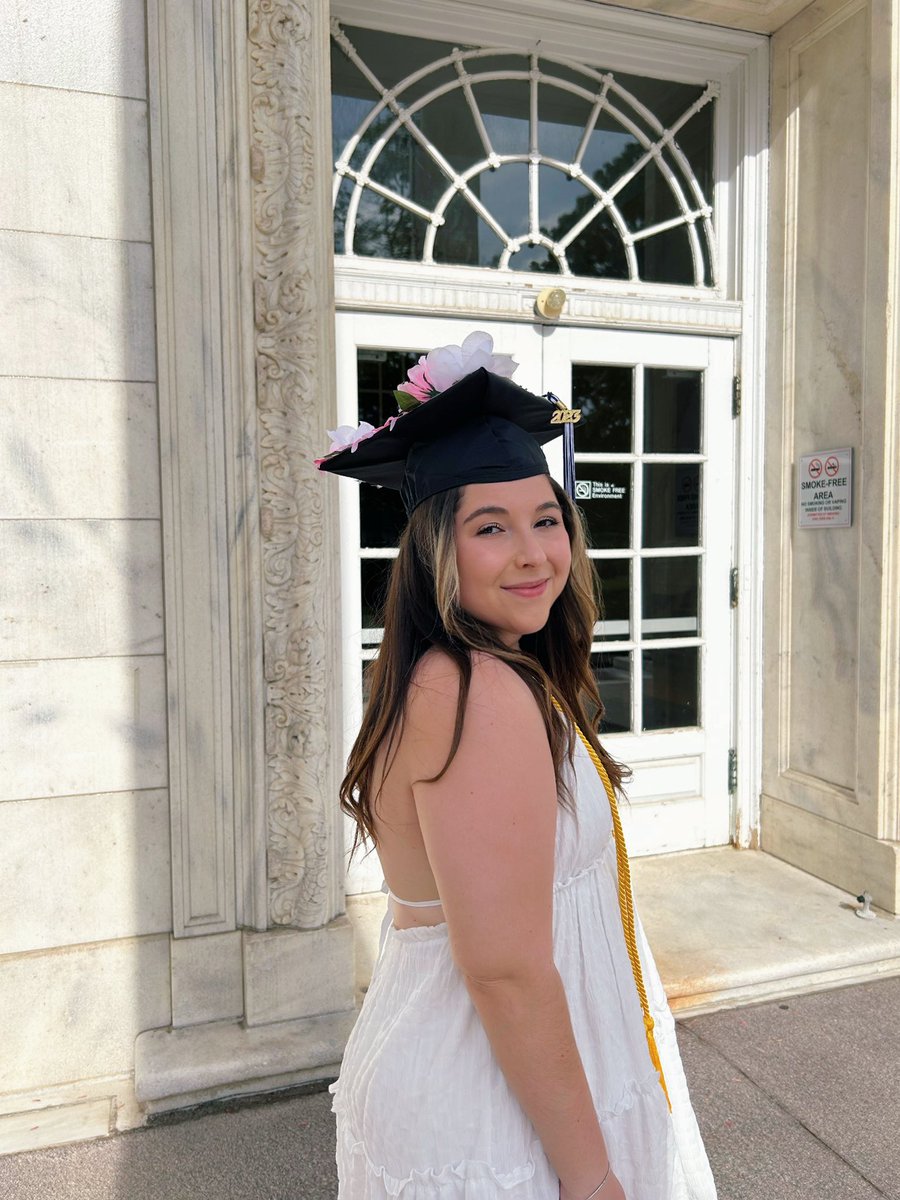 adascher15's tweet photo. Surprise, I got my BA a year early!👩🏻‍🎓

When I transferred to CCSU, I had no idea what strong connections I would form with my future colleagues. I found my passion for journalism and was inspired by my classmates who were in the department before me. I am so grateful, thank you. https://t.co/JWtdeGqIuq