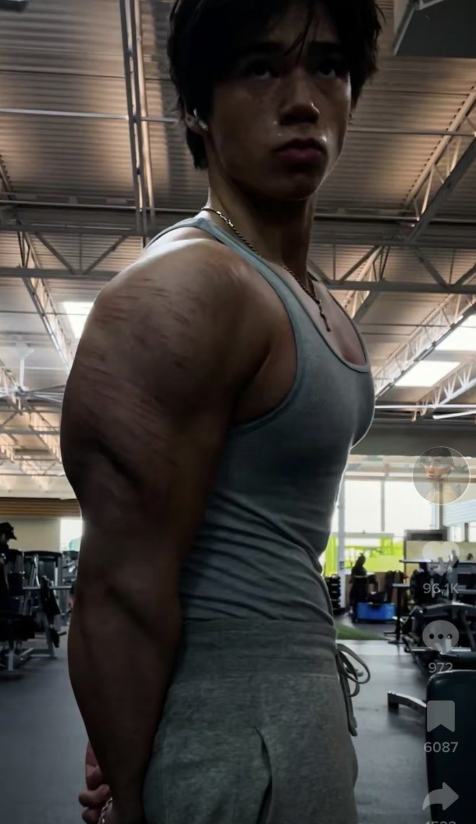 s0nicthunder's tweet photo. HE’S SO HOT THOUGH (after a while of stalking his profile)
but the comments under this tiktok are cringe as hewlll 😨 https://t.co/jOm9ugSeHU