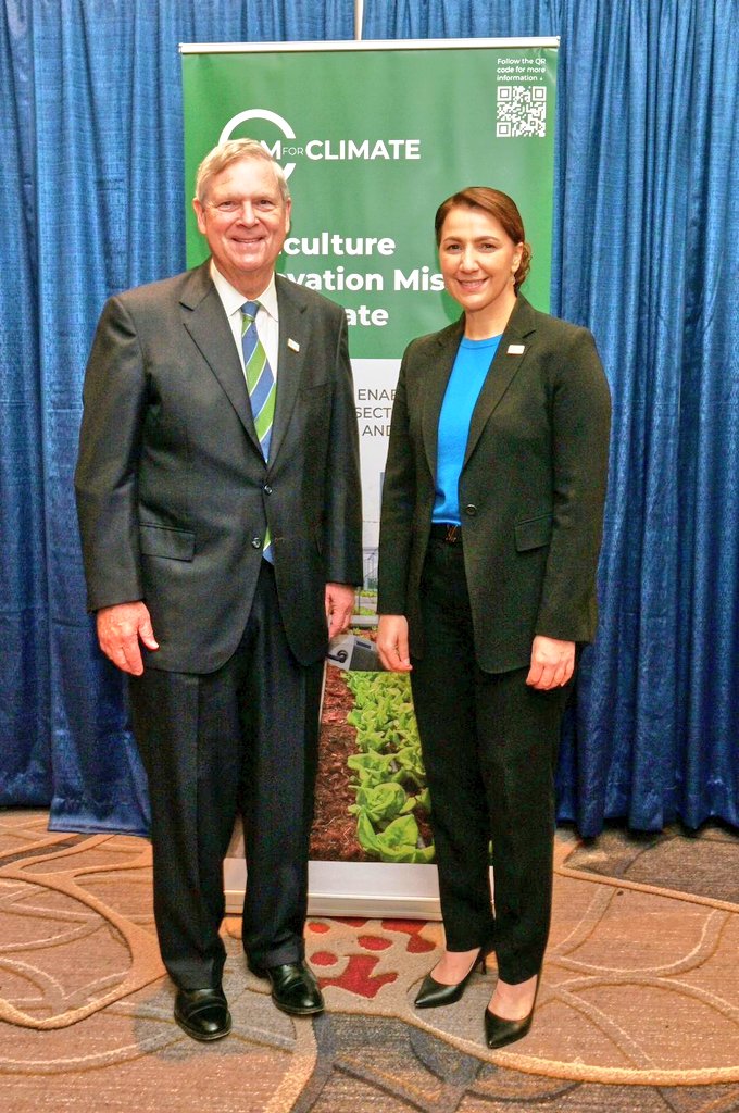 mariammalmheiri's tweet photo. أود أن أشكر شريكي @SecVilsack على شراكته وقيادته لمبادرة #AIMforClimate.
يعمل بلدانا معًا على تسريع الابتكار لمحاربة #تغير_المناخ وتحقيق #الأمن_الغذائي وخلق فرص اقتصادية للناس في دولة الإمارات العربية المتحدة والولايات المتحدة وحول العالم. https://t.co/WjNkPDISOq
