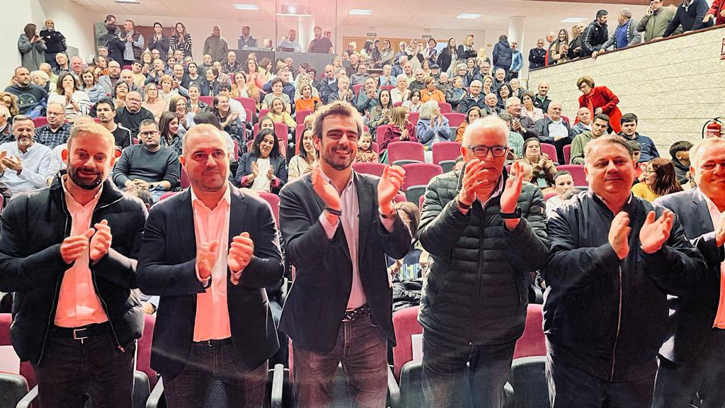 evaristoben1's tweet photo. El PP de Cerceda tiene un magnífico número 1 que es David Lamas!!! Fue capaz de conformar un gran equipo!! La combinación es perfecta para q el 28 de mayo el PP logre un resultado histórico y David Lamas sea el Alcalde q Cerceda necesita!!! https://t.co/sXbWoEg1Ft
