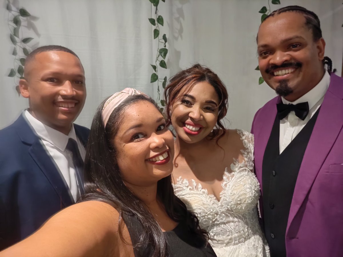 ThatLani's tweet photo. #aboutyesterday #saturday #saturdaythings #wedding #weddingthings #cuzzies #cousins #brother
@E4R7E @SimplyUllie @FrantzAj @Real_Marvin5J https://t.co/cPwQSh2qXe