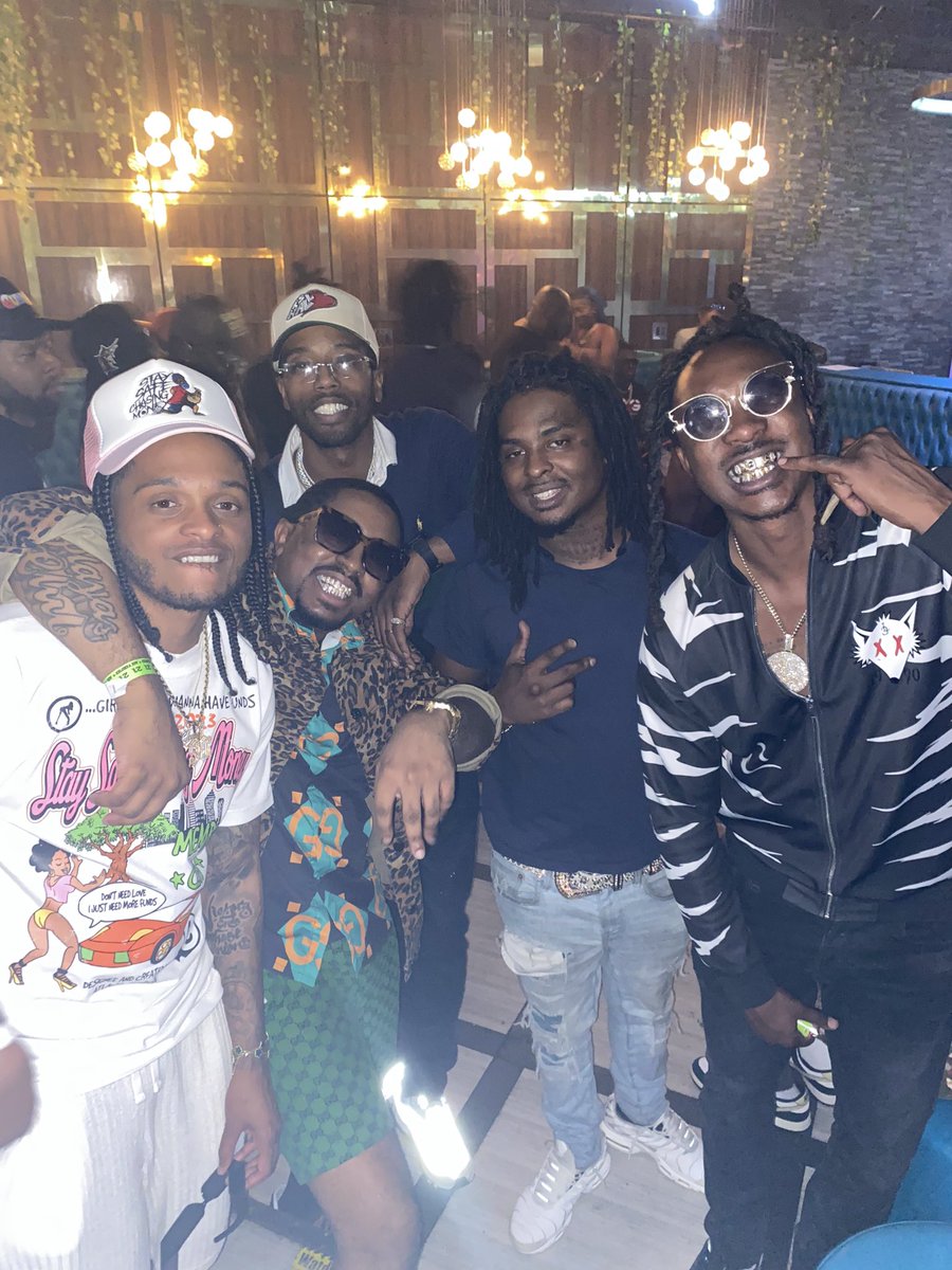 WhoIsClayJames's tweet photo. Me and @scottyatl have an artist weโre pushing TOGETHER @kingelwayโผ๏ธNot to mention @justcallmeveto has been my friend for a while now!! So itโs gone be #CoolClub ๐ค๐พ #PlayasClub kickin flav all over the city, state, nation, and globe from here on out. Ya digg?! #CoolPlayas ๐๐
ฟ๏ธโฃ๏ธ https://t.co/KWZ9fu0Hir