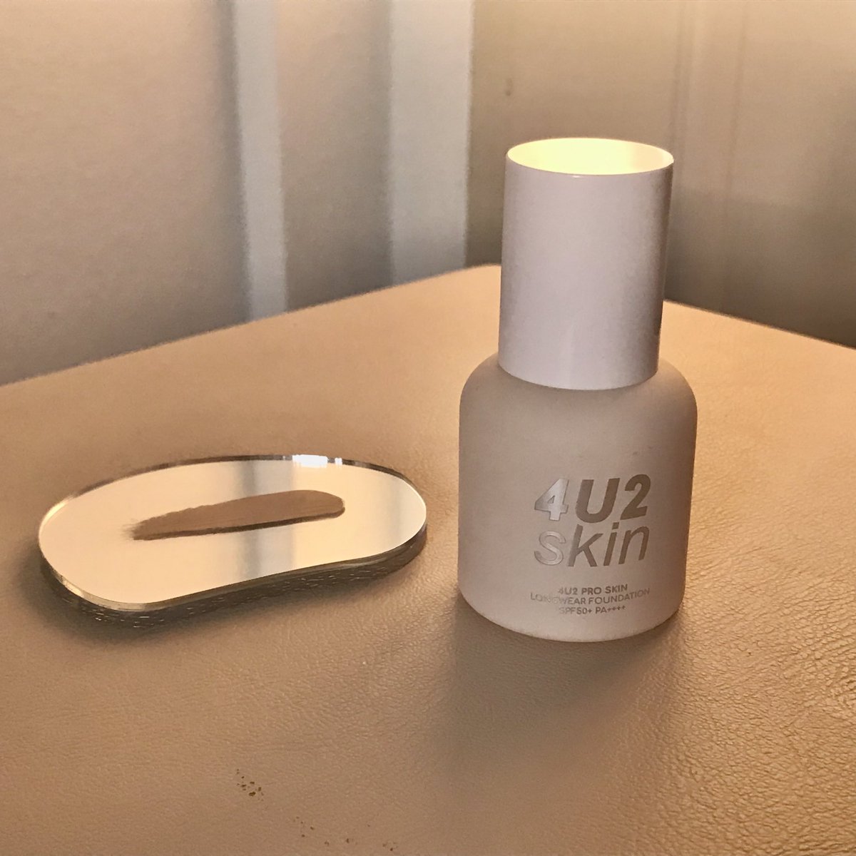 twocupsofhoney's tweet photo. [on hand; พร้อมส่ง] 💫 รองพื้น 4u2 SKIN LONGWEAR FOUNDATION เบอร์ 22 (neutral—ผิวกลางโทนเหลือง) ลองใช้ 2 ปั๊ม ❌ ไม่มีกล่อง

— 200.- รวมส่ง reg
💟 order via DM
❌ ไม่รับ wallet

#ส่งต่อ4u2 #ส่งต่อคสอ #ส่งต่อเครื่องสําอาง #ส่งต่อเครื่องสําอางค์ #ส่งต่อคสอมือ2 #ส่งต่อคสอมือสอง https://t.co/a8HuXCVw5K