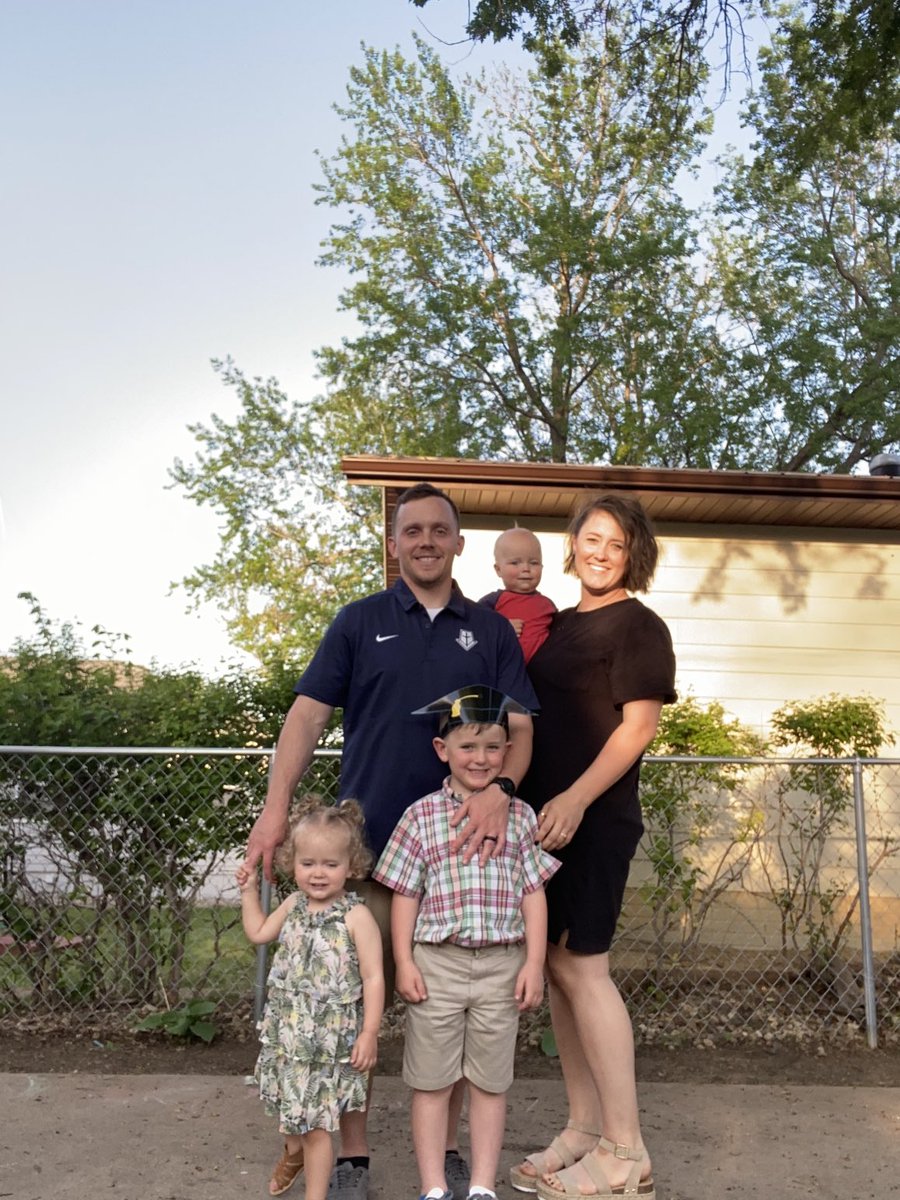 MichalettiCoach's tweet photo. Happy Mother’s Day to the mom that gave me 3 beautiful kids. Lucky to be teamed up with you! https://t.co/DfHkdUOLI1
