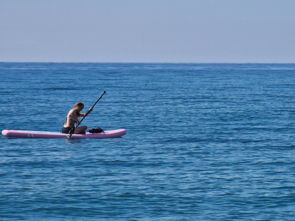 calella_bcn's tweet photo. Gaudeix del paddle surf a Calella! 🌊☀️🏄 T'animes a provar-ho? T'encantarà! Vine i gaudeix de la mar de la nostra ciutat mentre fas esport i et diverteixes. T'esperem a Calella! 🤙🌴
@calellaesmes @ATCalella @CostaBcnMaresme @BCNmoltmes @catexperience #calella #calellabcn https://t.co/2pVdQN0q2r