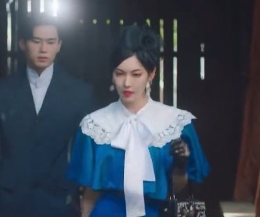 w__chb's tweet photo. 푸른 홍주 최고존엄인줄 알았는데 홍주가 괜히 '홍'주가 아니었어요........
푸른 홍주 vs 붉은 홍주 나 못 골라 진짜 https://t.co/ZSqWVRXqup