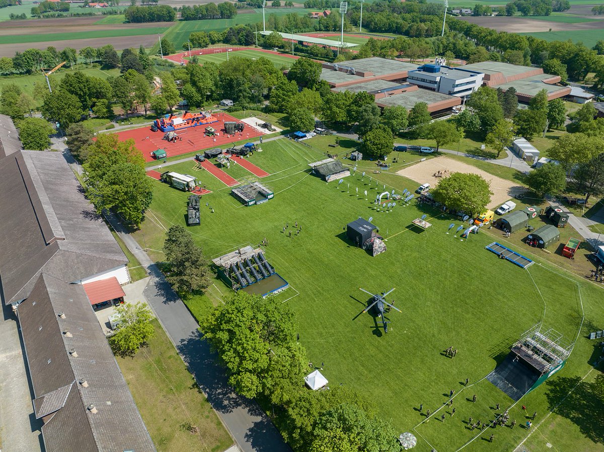 PIZ_Personal's tweet photo. Die #BwOlympix2023 fanden heute am 14. Mai ihren Abschluss. Die #Sportschule der #Bundeswehr in #Warendorf bot den Teilnehmenden ein tolles und herausforderndes Erlebnis. Wir gratulieren dem Gewinnerteam und allen Teilnehmenden. Hier noch ein paar tolle Eindrücke👇 https://t.co/ArgAWNODyJ