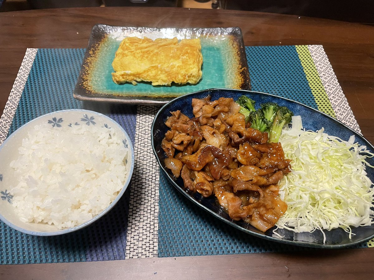 egao_5_27's tweet photo. ぽんちゃまさんの配信見ながら栄養補給
卵焼き失敗 https://t.co/dqki5zKraQ