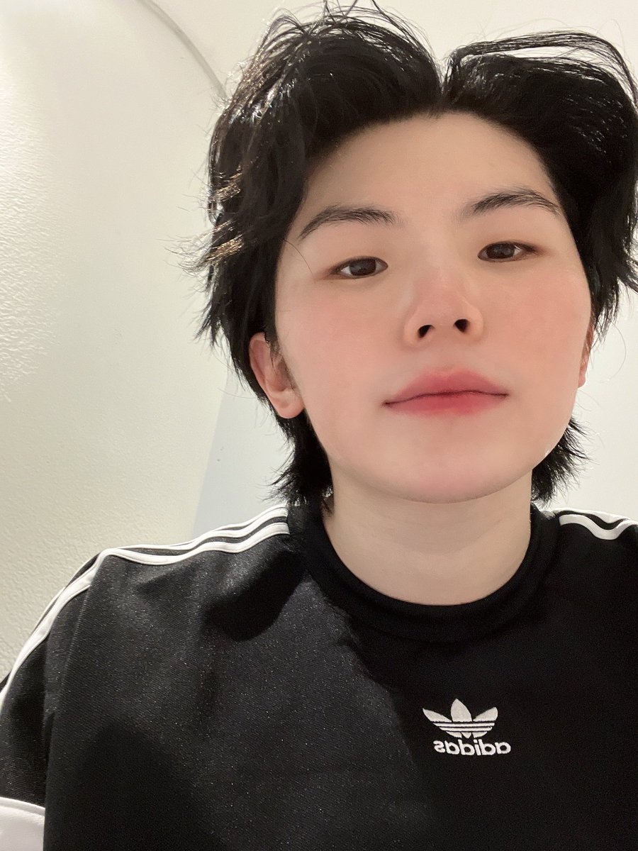 _Cheek2Cheek's tweet photo. 아아아악... 😳🖤 https://t.co/Kx5gAJQbh9