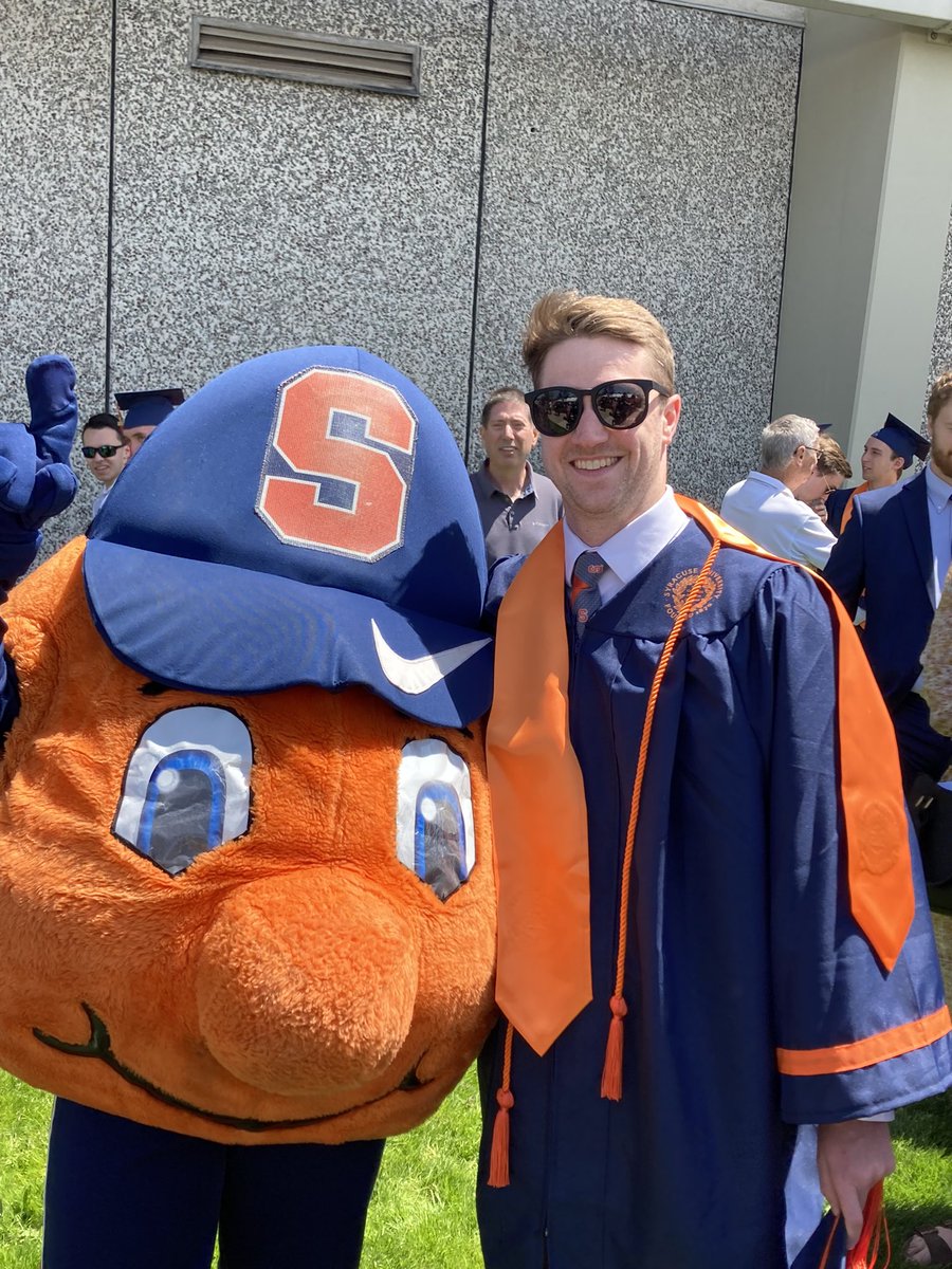 JSilfies's tweet photo. #SUGrad23 https://t.co/wTkWpblJyB
