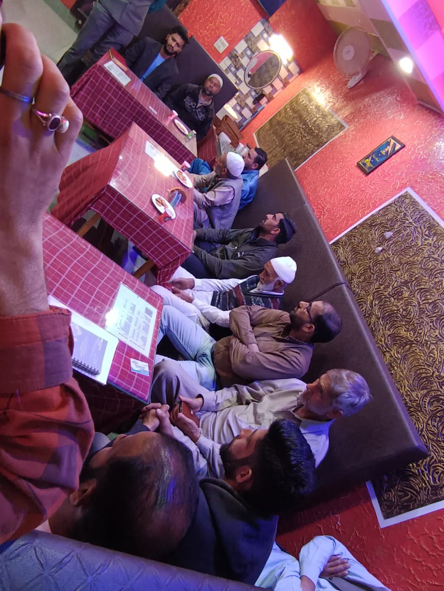 *ULB, Panchayat Polls: JKNPF holds workers meet to decide strategy*  

*JKNPF is ready to elect ULB elections in Bandipora: Yasir Saleem Malik*
Aadil Abdullah 
Bandipora: Jammu Kashmir Nationalist People's Front held workers meeting at Head Office  Bandipora  on Sunday afternoon,