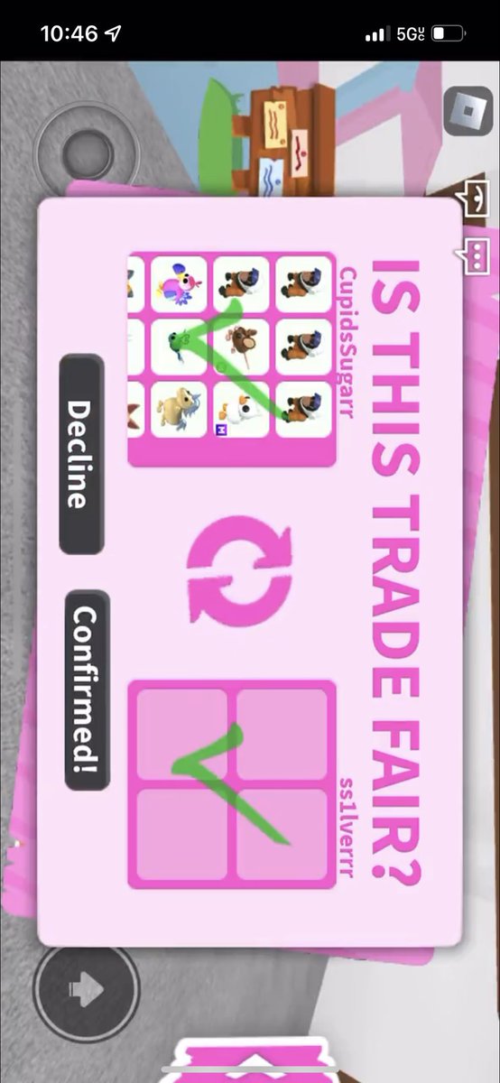 @mikomikomakaa is a huge scammer. 

She scammed @CupidsSugar for many pets. 

#adoptmetrades #Mm2trades #adoptmeoffers #AmTrading #royalehigh #royalehightrades